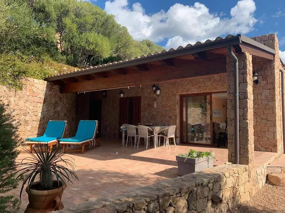 Trinità dʼAgultu Isola Rossa Apartments - Villa Incantu