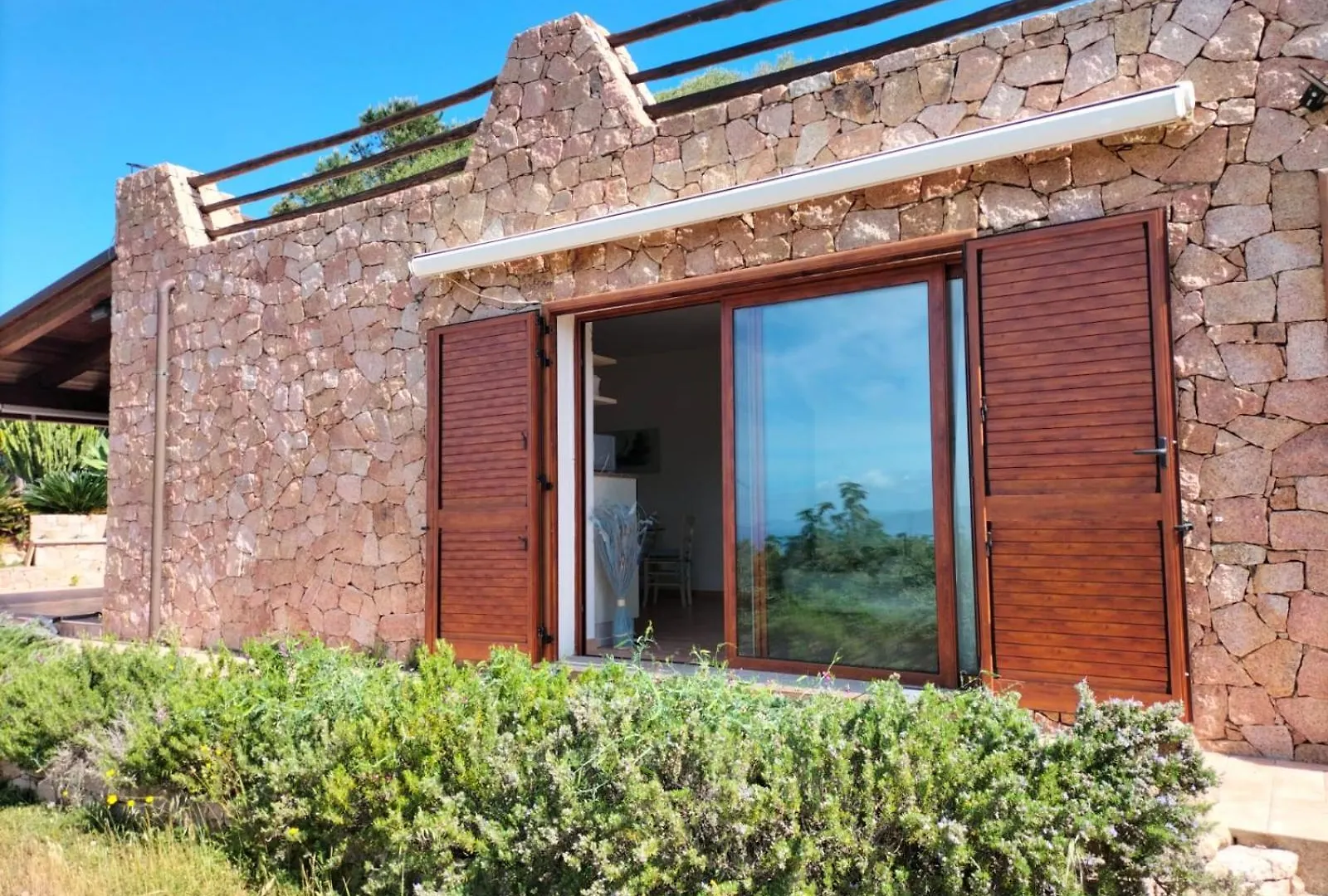 Isola Rossa Apartments - Villa Incantu Trinità dʼAgultu